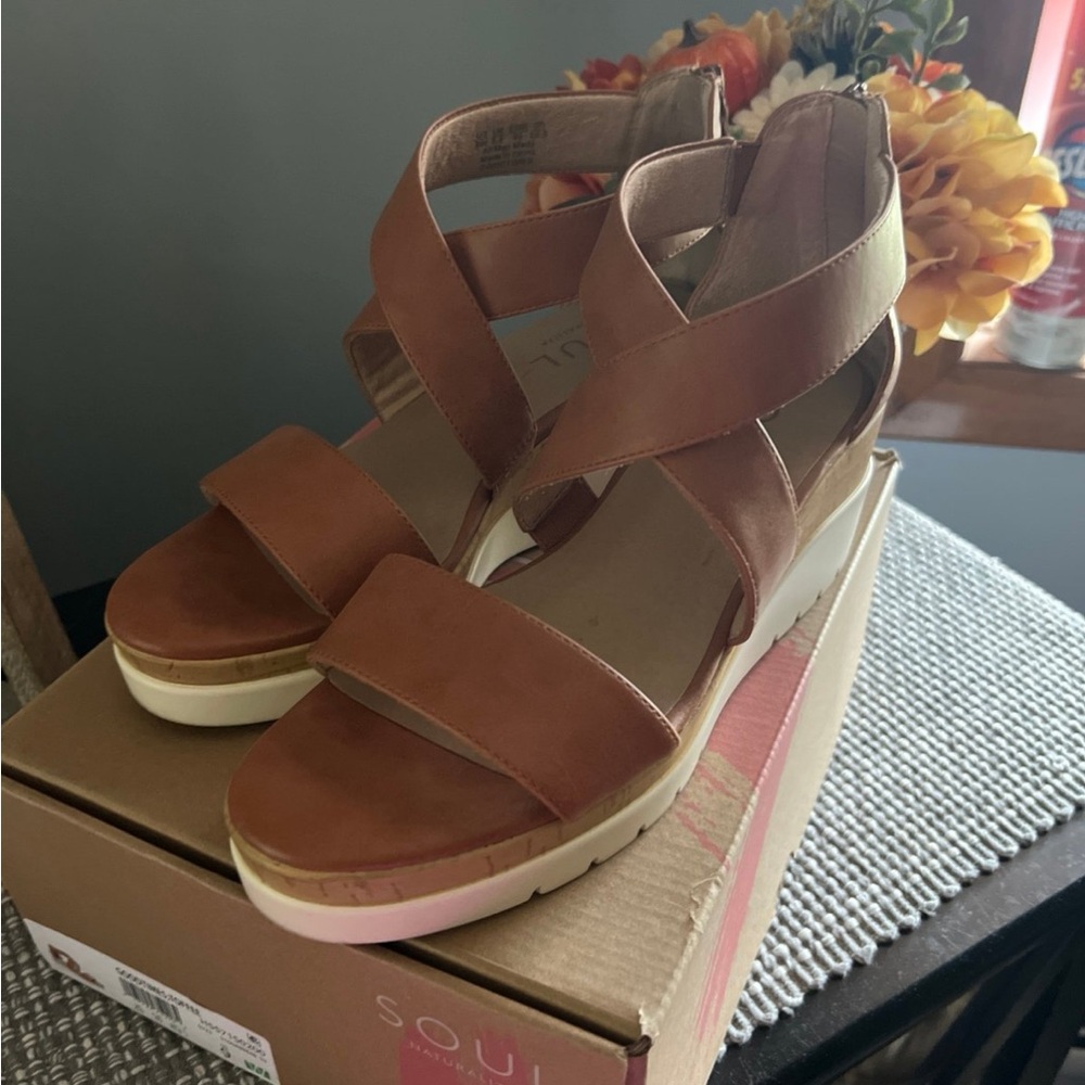 Women's Tan Wedge Sandals